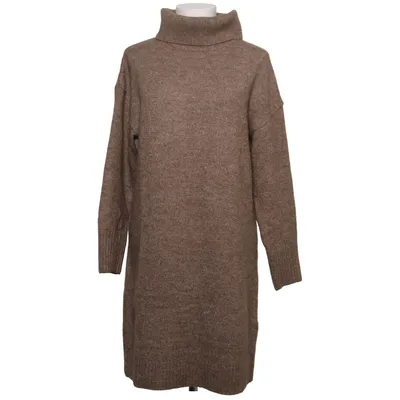 Robe à col roulé (Beige) de Anna & Anna