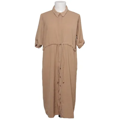 Kjole (Beige) fra New Look Maternity Polyester