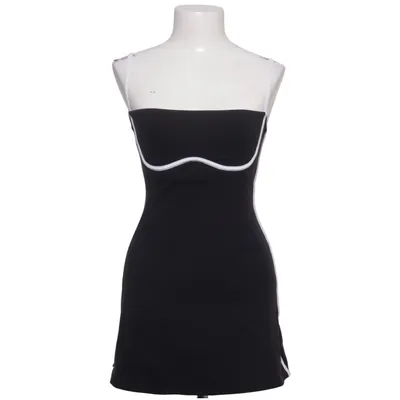 Sports dress (Black, White) from Alo Yoga