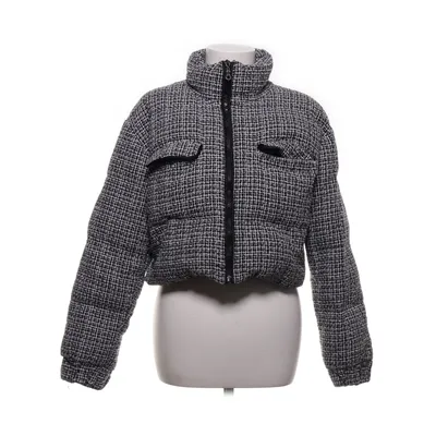 Winterjas (Grijs, Wit, Zwart) van Trendyol Katoen, Polyester