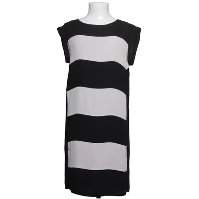Klänning (Svart, Vit) från Soaked in Luxury Polyester
