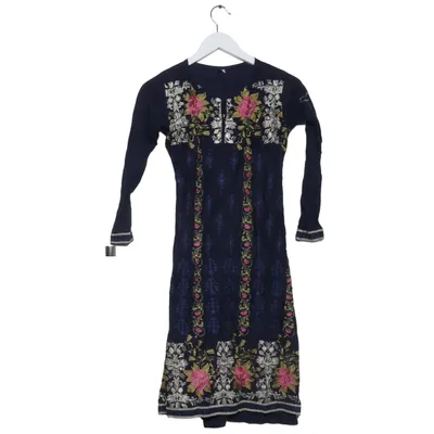 Traditionell klädsel (Blå, Rosa, Gul)