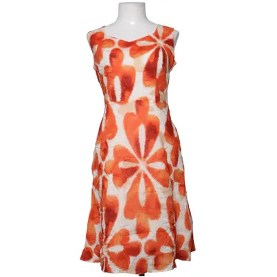 Robe (Blanc, Rouge, Beige) de René