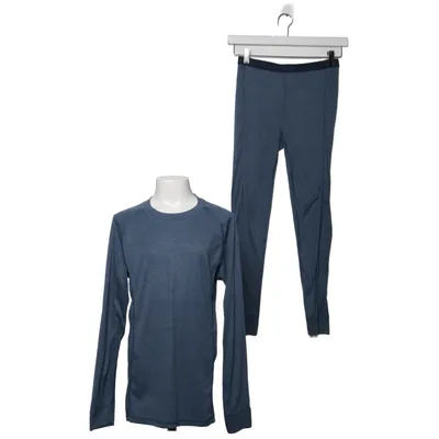 Base layer (Blue) from Ullmax Polyester