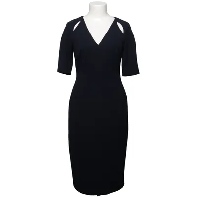 Robe (Materiał jest elastyczny idealny też na 36 i 38, super suwak przez całe plecy , tkanina mięsista ekskluzywna nic się nie odznacza) de Maggy London