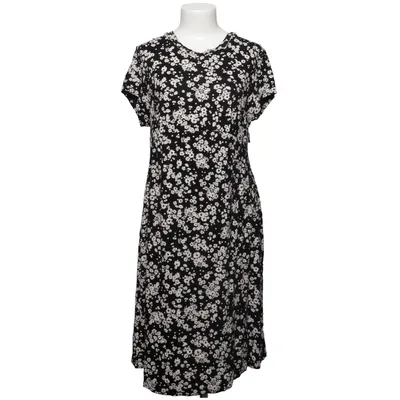 Mammaklänning (Svart, Vit) från New Look Maternity Elastan, Viskos