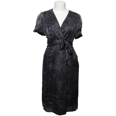 Robe portefeuille (Gris, Noir) de Caroll Acétate, Soie