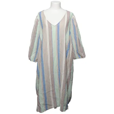 Klänning (Blå, Beige, Grön) från Zizzi Linne, Viskos