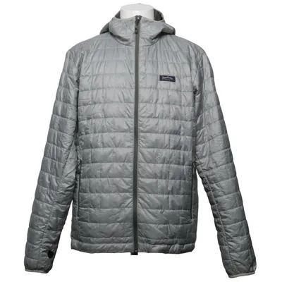 Letvægtsjakke (Nano Puff Hoody) fra Patagonia Genanvendt polyester