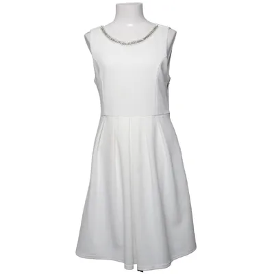 Robe (Blanc) de Jennifer Taylor Élasthane, Polyester