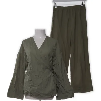 Set (Green) Polyester