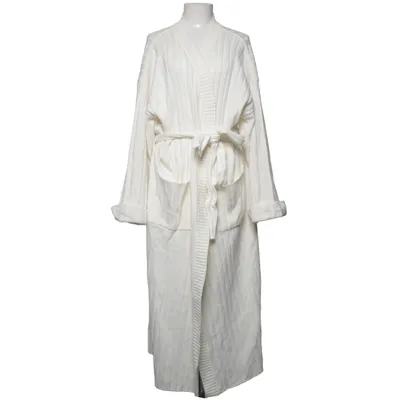 Bathrobe (White) from SkyLar Rose Acrylic