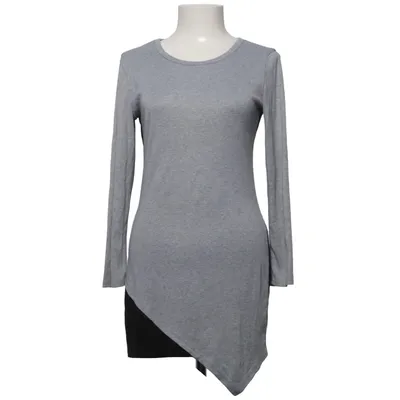 Robe (Gris, Noir) de Makiyo