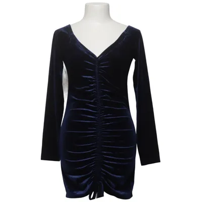 Kleid (Sammetsklänning med rynkdetaljer, drawstring dress, rynkad klänning, draperad klänning, mörkblå klänning) von Mystery Jane Elasthan, Polyester