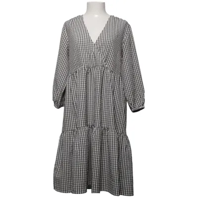 Dress (Black, White) from Moves
