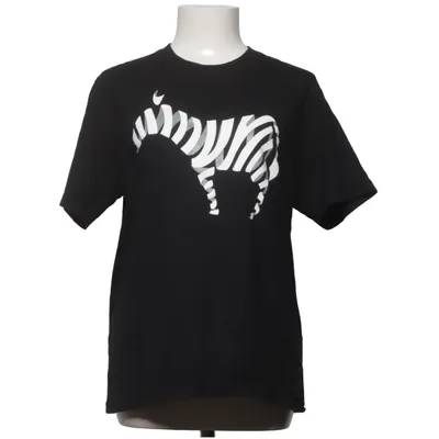 T-shirt (Noir, Blanc) de Charlotte Coton