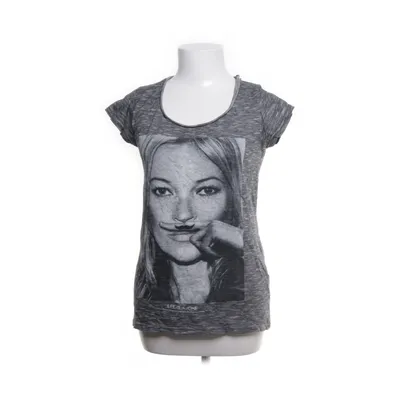 T-shirt (Gray) from Life is a Joke
