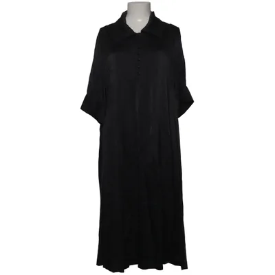 Robe chemise (Noir) de Benedikte Utzon Soie