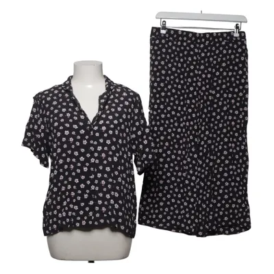 Set (Black, White) from Visual Clothing Project