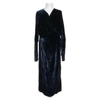 Omlottklänning (VICTORIA VAR. 4) från Attico Silke, Viskos