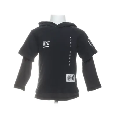 Hoodie (Black) from Hust & Claire