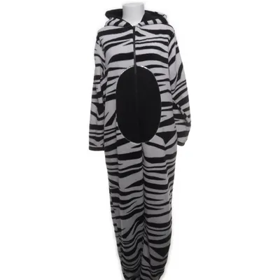 Mjukisdräkt (Svart, Vit) från Love to Lounge