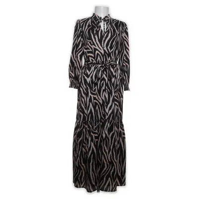Maxi jurk (Zwart, Meerkleurig) van Gestuz Gerecycled polyester