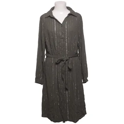 Robe chemise (Vert) de ONLY Carmakoma Fibre métallique, Viscose