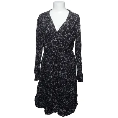 Wrap dress (Black, White) from Ally Bell Viscose