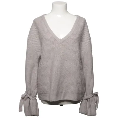 Strickpullover (V-Neck Tie Sleeve Sweater) von Linn Ahlborg x NA-KD Acryl, Elasthan, Polyamid