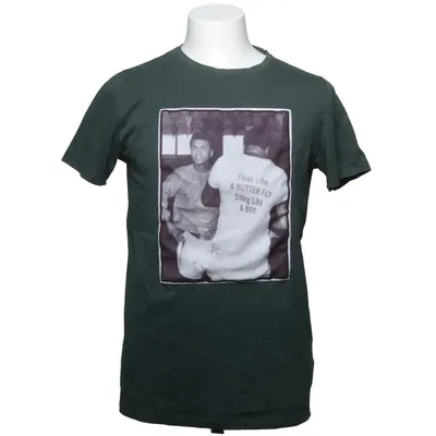 T-shirt (Sting Like A Bee) from Limitato