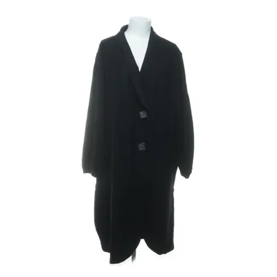 Manteau (Noir) de Manon Laine