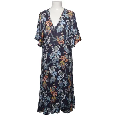 Klänning (ALICE FLARE DRESS) från Miss Clarity Viskos