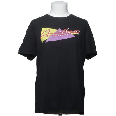 T-shirt (Black) from Another Reason