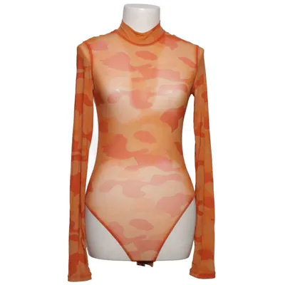 Body (Orange) from Ace Tee x H&M