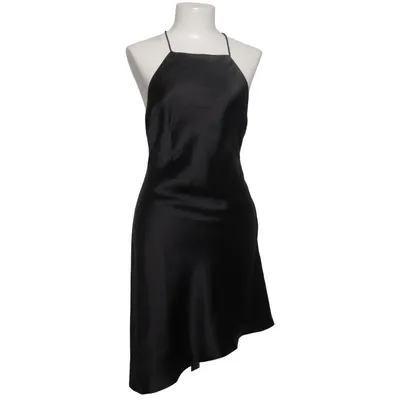 Robe (Open Back Satin Dress, little black dress, cocktailjurk) de Mathilde Gøhler x NA-KD