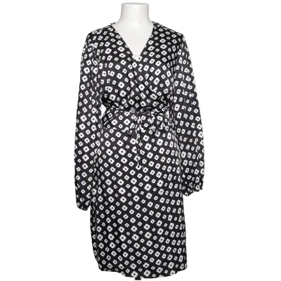Wrap dress (Black, White) from Glamorous Curve Polyester