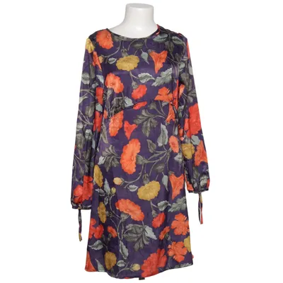 Klänning (Lila, Röd, Gul) från Mademoiselle Polyester