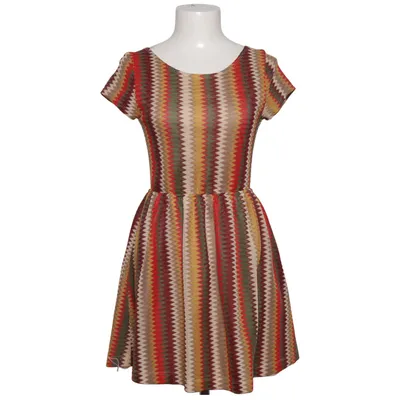 Robe (Rouge, Vert, Beige, Multicolore) de Lovely Day