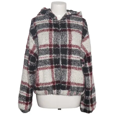 Jakke (Hvid, Sort, Rød) fra Bershka_BSKGIRL