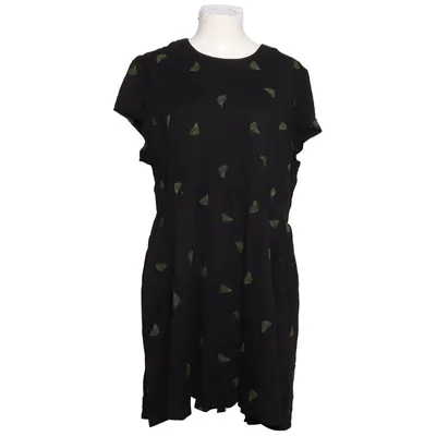 Klänning (Osmunda Fern Embroidered Mini Skater Dress) från Disturbia
