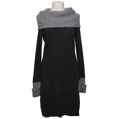 Robe à col roulé (Gris) de Gharani Strok Laine de mouton