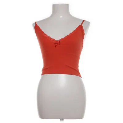 Linne (Röd) från Urban Outfitters