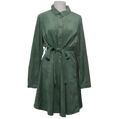 Skjortklänning (Grön) från Vero Moda Curve Polyester