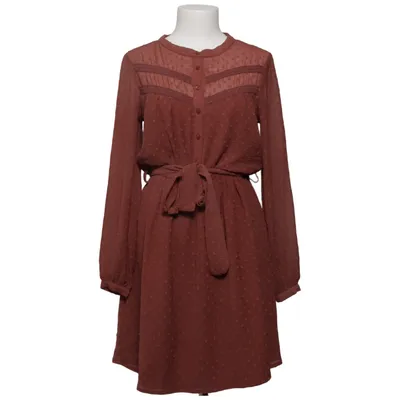 Robe (Marron) de About You Polyester recyclé