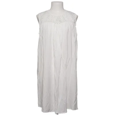 Robe (Blanc) de 365 Three-Sixty-Five