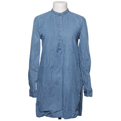 Robe en jean (Bleu) de Pull & Bear Denim