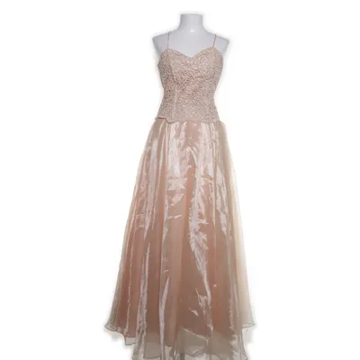 Aftonklänning (Beige) från Unique