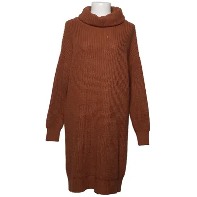 Robe à col roulé (Marron) de Zauberstern