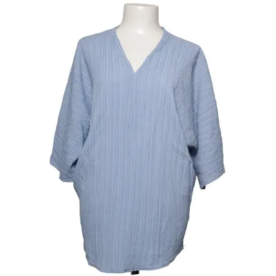 Top (Blue) from Chi Chi London Elastane, Polyester, Viscose